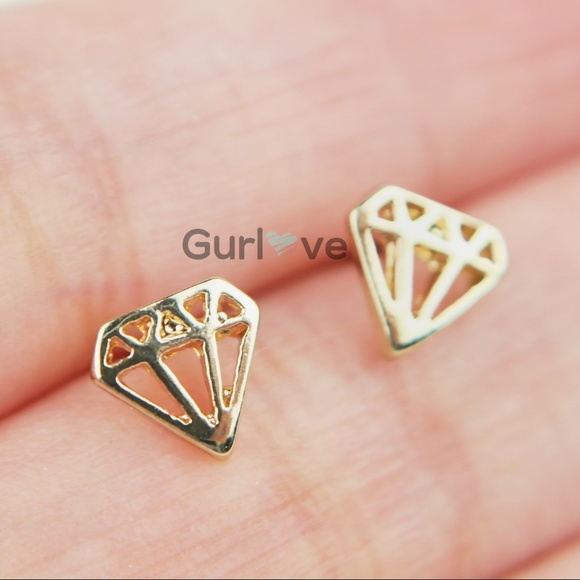 Jewelry - Diamond Shape MInimalist Earrings